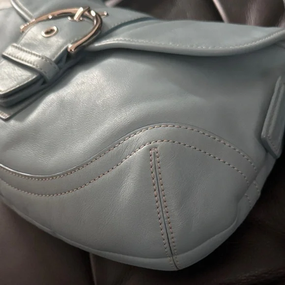 Coach Baby Blue Leather Shoulder Bag - Picture 5 of 16